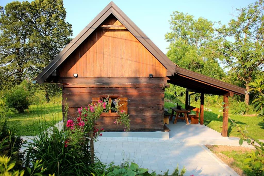 Holiday Home The Hive Slunj Exteriör bild