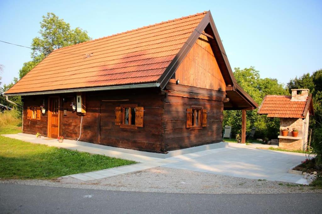 Holiday Home The Hive Slunj Exteriör bild