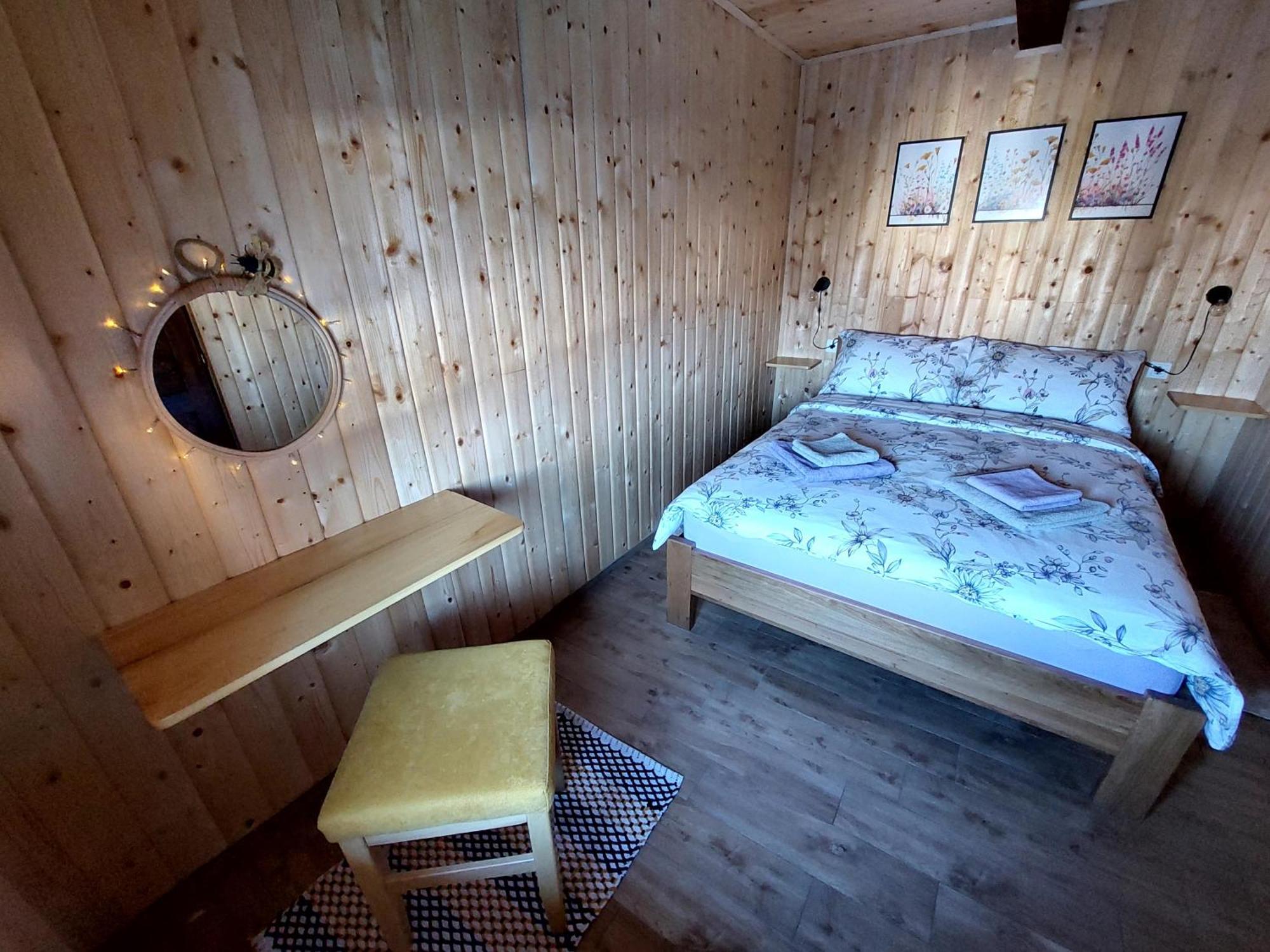 Holiday Home The Hive Slunj Exteriör bild
